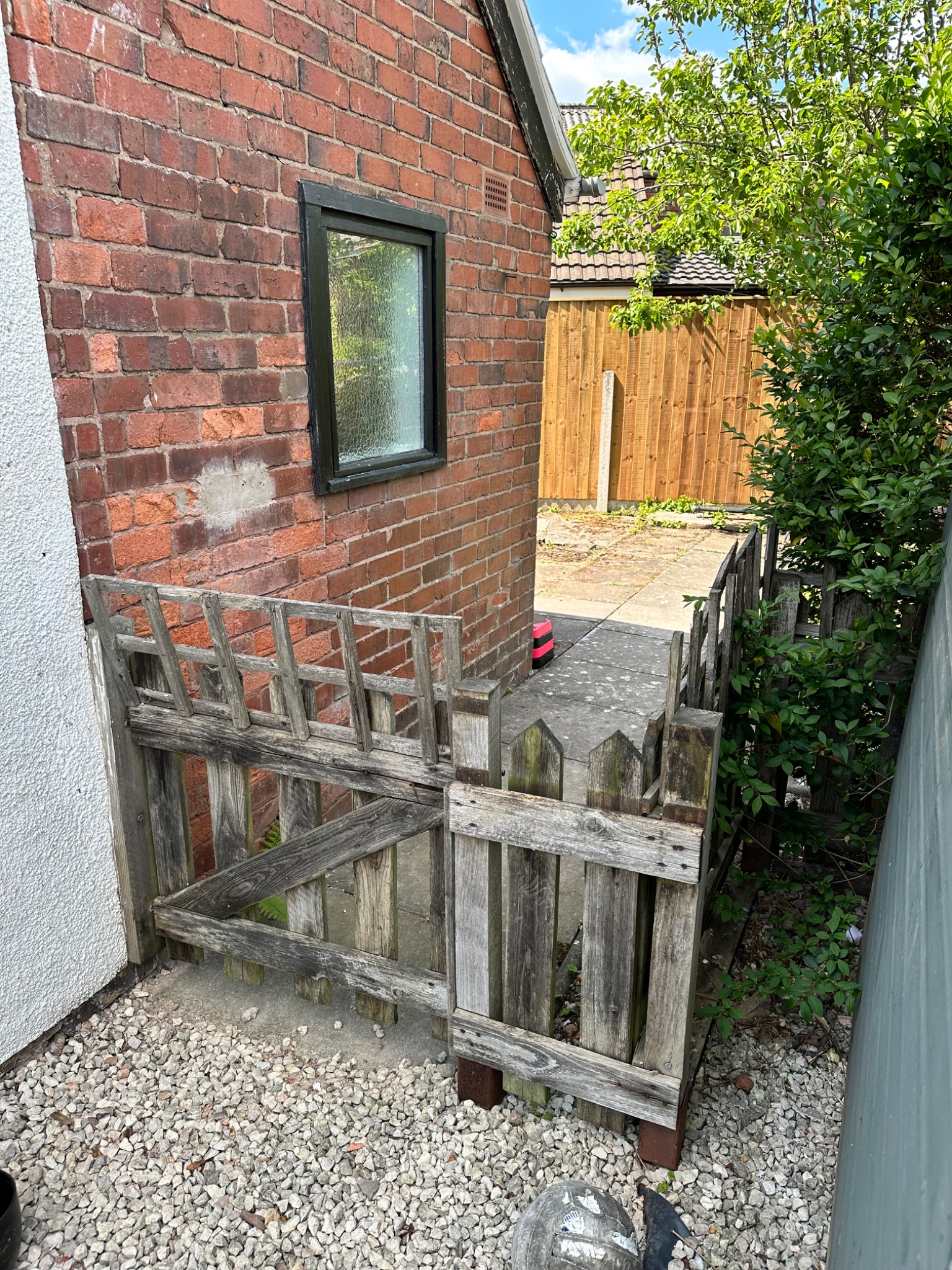 Old garden fencing before replacement